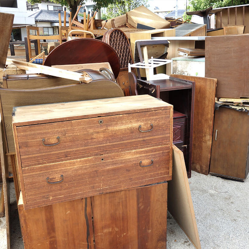 家具などの木製品を捨てるのは難しい